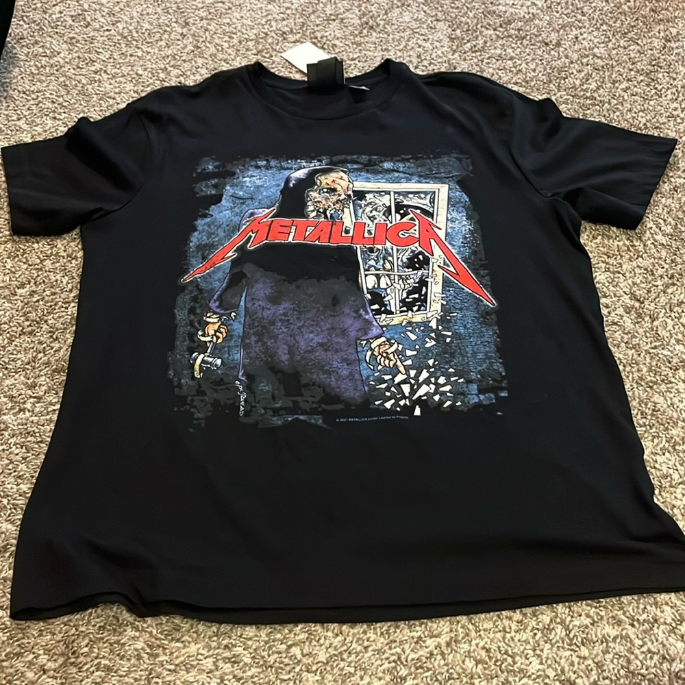 Metallic Graphic Tshirt